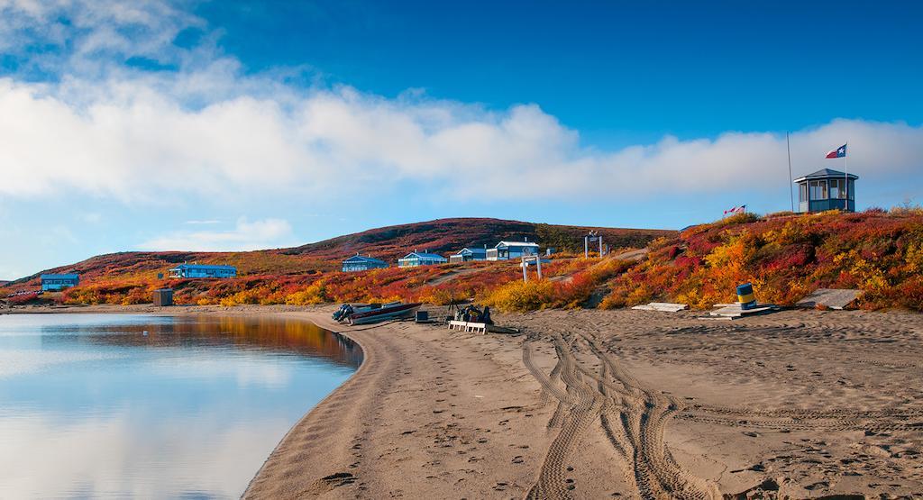 Peterson'S Point Lake Lodge Yellowknife Exterior foto