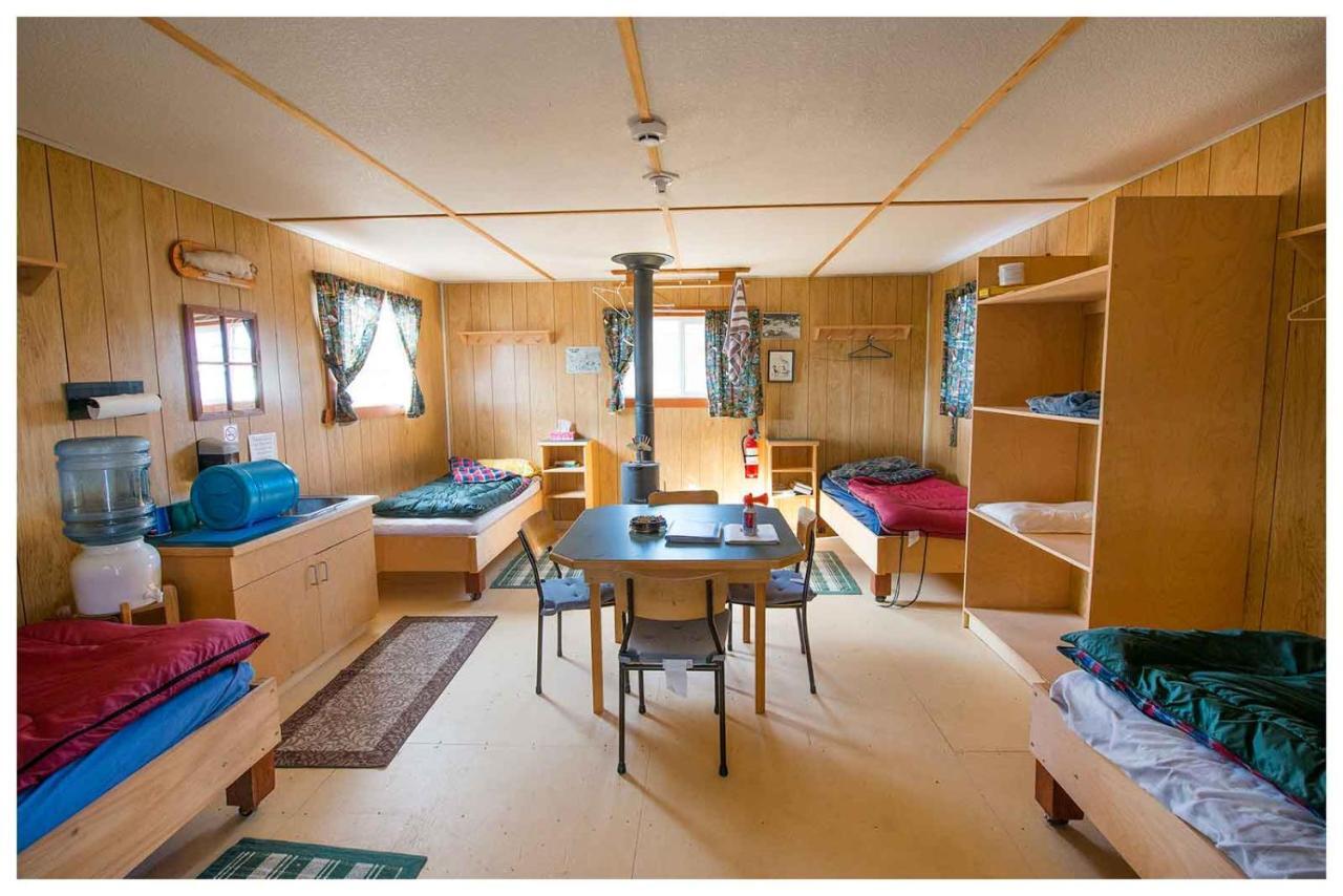 Peterson'S Point Lake Lodge Yellowknife Exterior foto